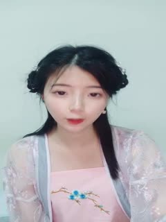 少女Katrin Tequila展示她紧绷的身体并被操