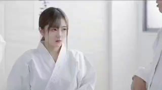 大长腿小姐姐 清纯反差女神〖Cola酱〗双马尾cola酱已上线，你要不要来骑一下